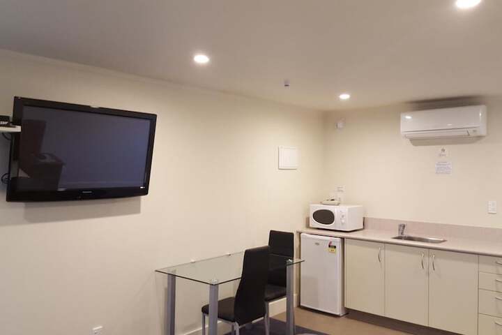 Room 13 of 36