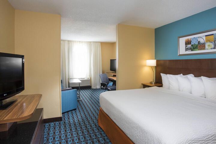 1 King Bed Executive Suite (5 of 6)