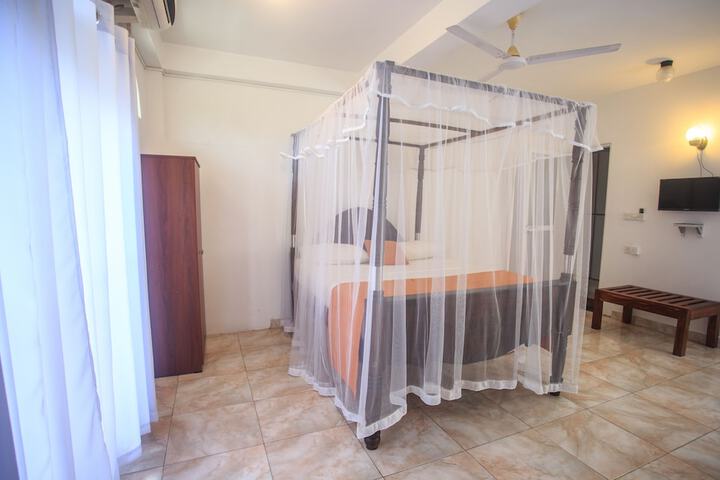 Room 13 of 70