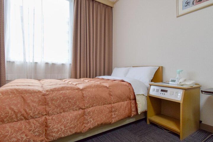 Room 13 of 105