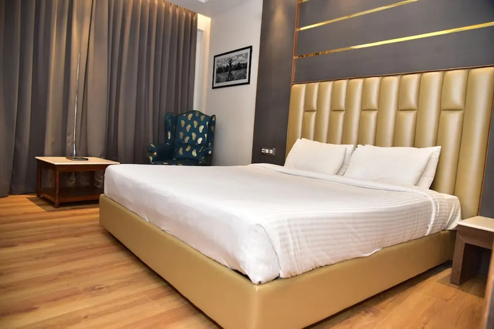 Room 3 of 15