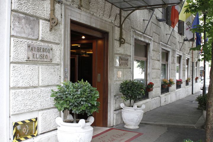 Hotel Entry