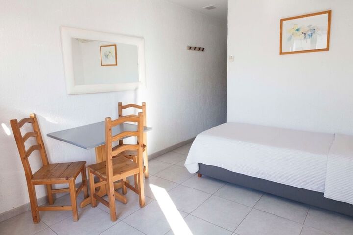 Room 5 of 42