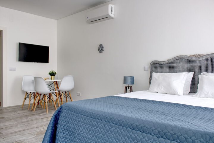 Room 8 of 28