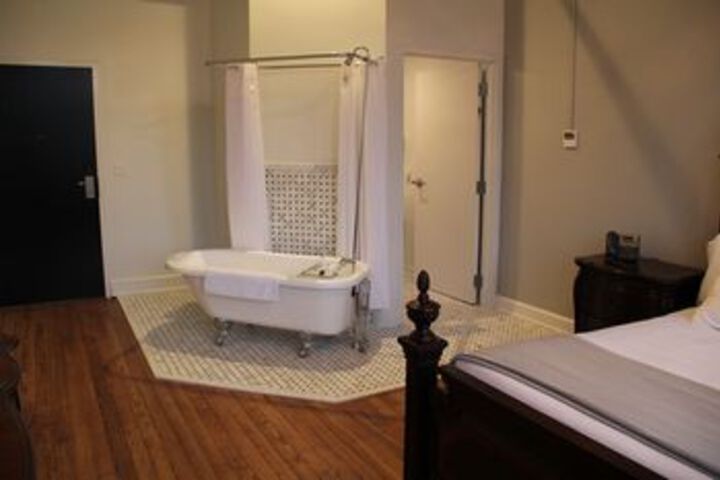 Room 15 of 21