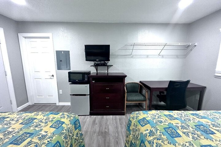 Room 6 of 23