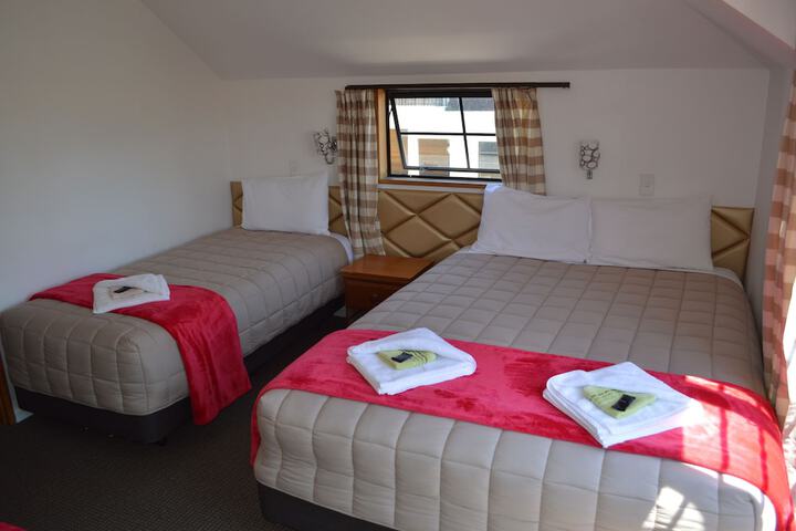 Room 8 of 123