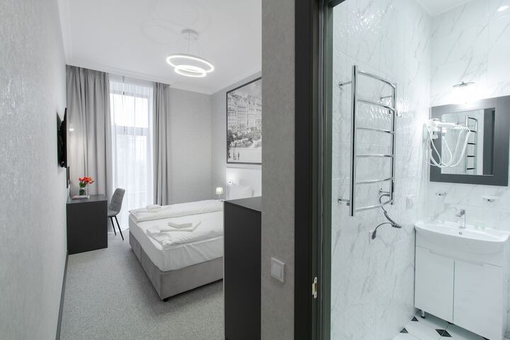 Room 105 of 146