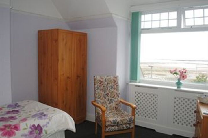 Room 7 of 13