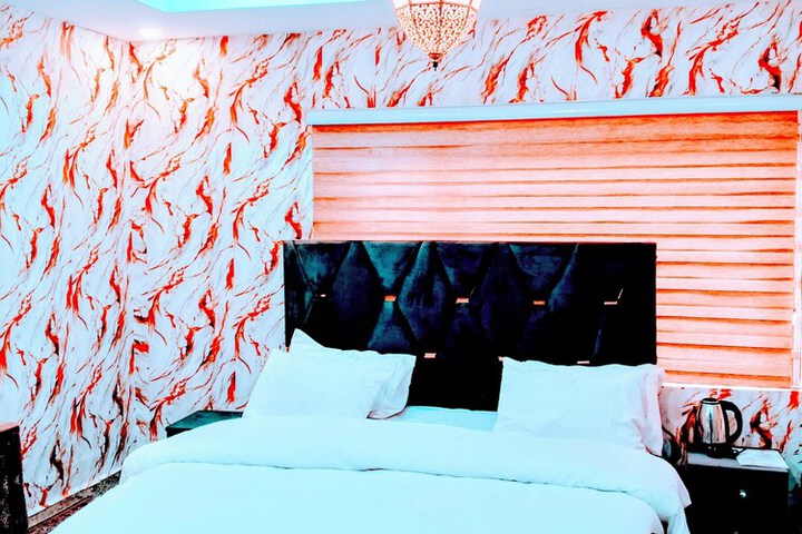 Room 6 of 29
