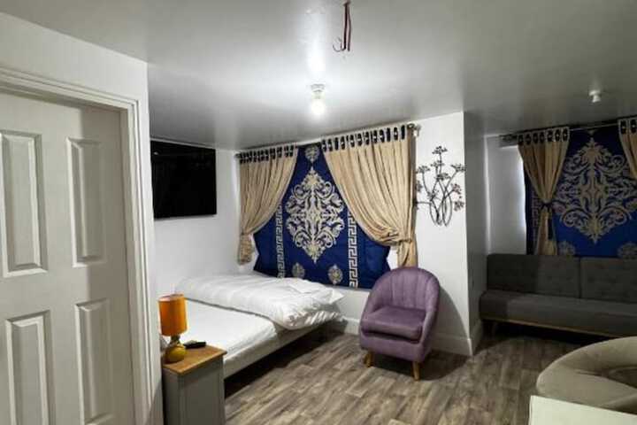 Room 10 of 22