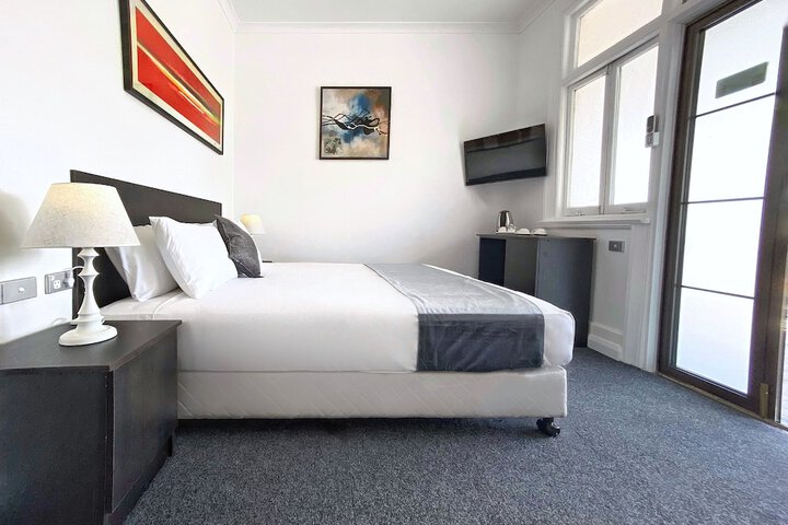 Room 8 of 32