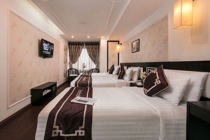 Room 27 of 106