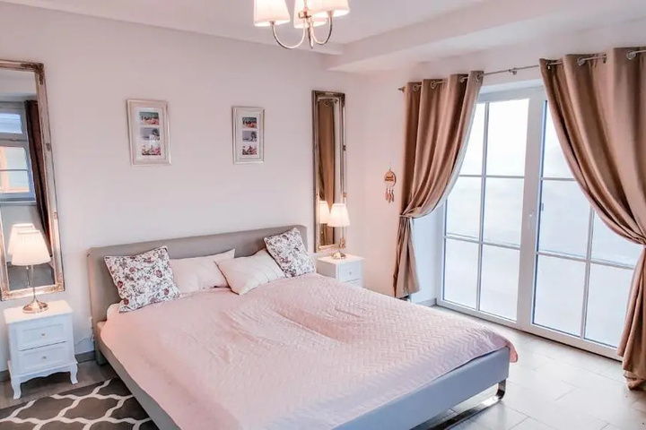 Room 2 of 13