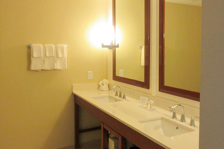 1 King Bed Suite (2 of 17)