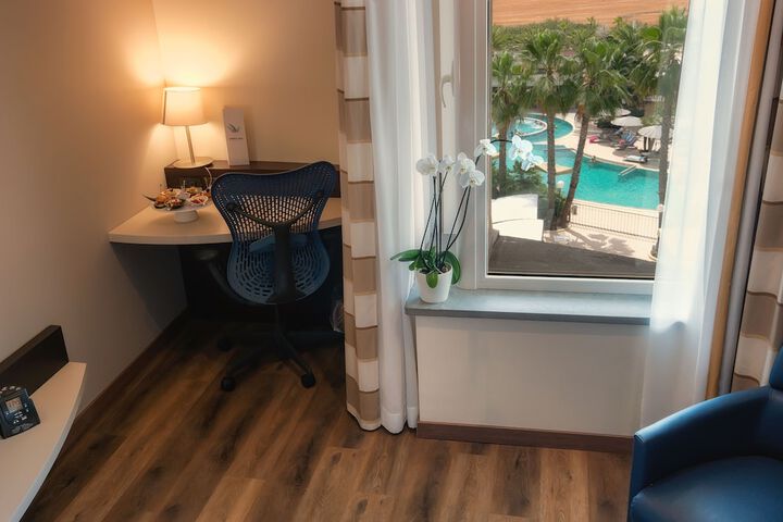 Room 41 of 106