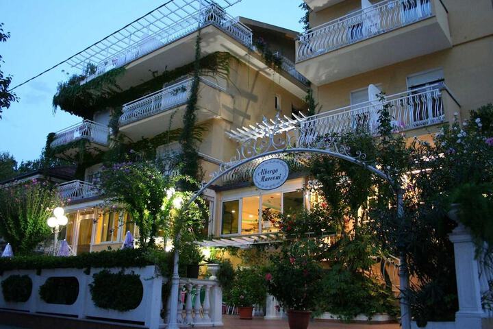 Hotel 58 of 58