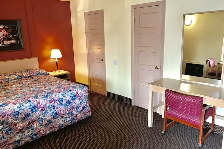 Room 12 of 25
