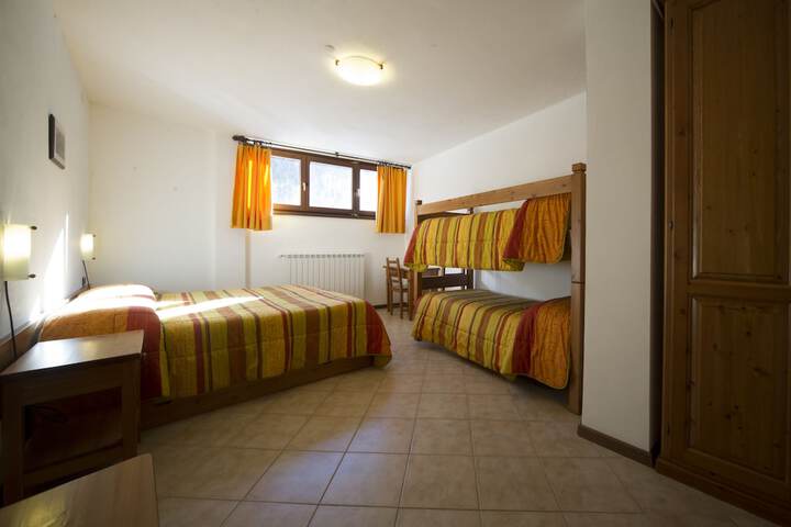 Room 5 of 67