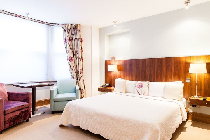 Room 34 of 100