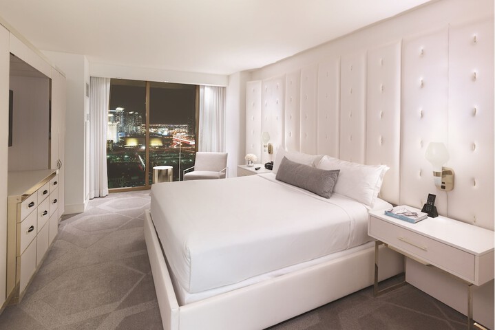 Room 6 of 70