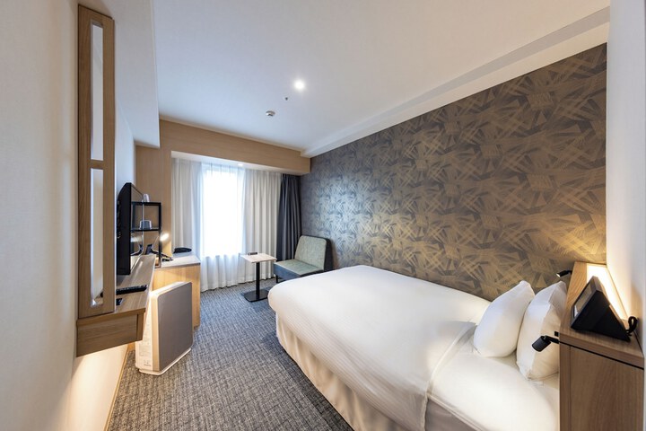 Room 15 of 83