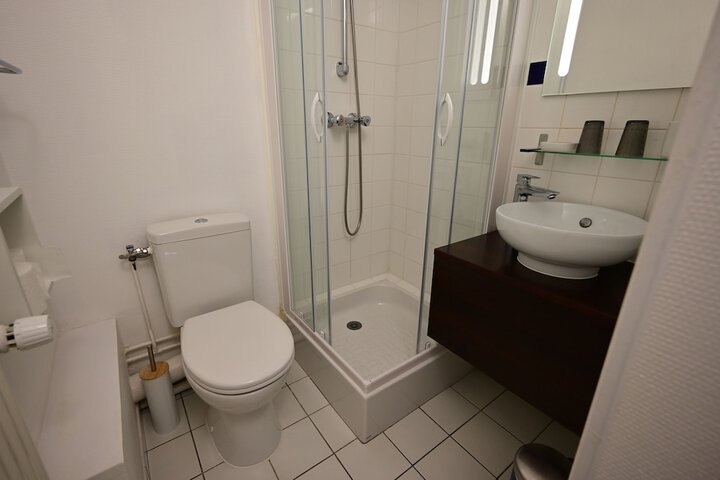 Room 40 of 53