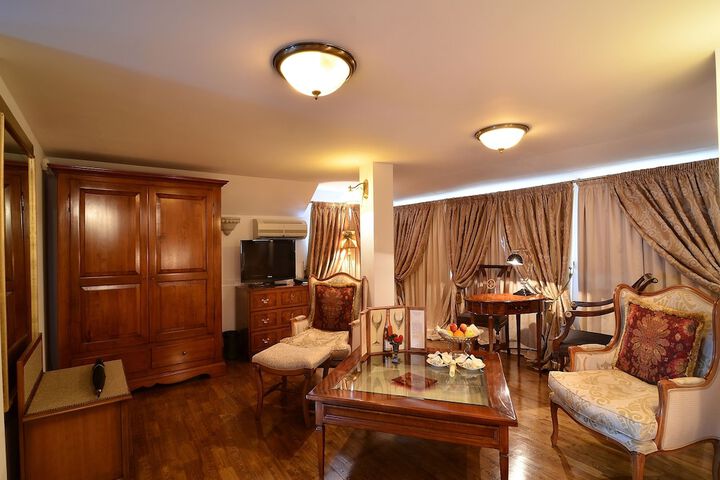 Room 22 of 142