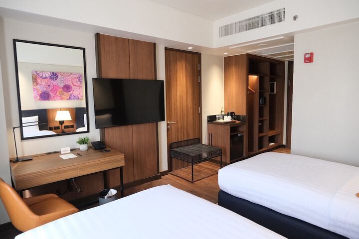 Room 16 of 49