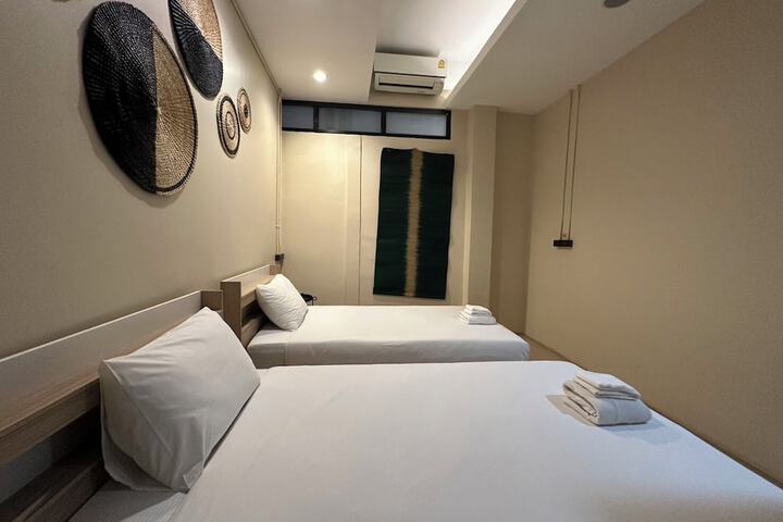 Room 9 of 20