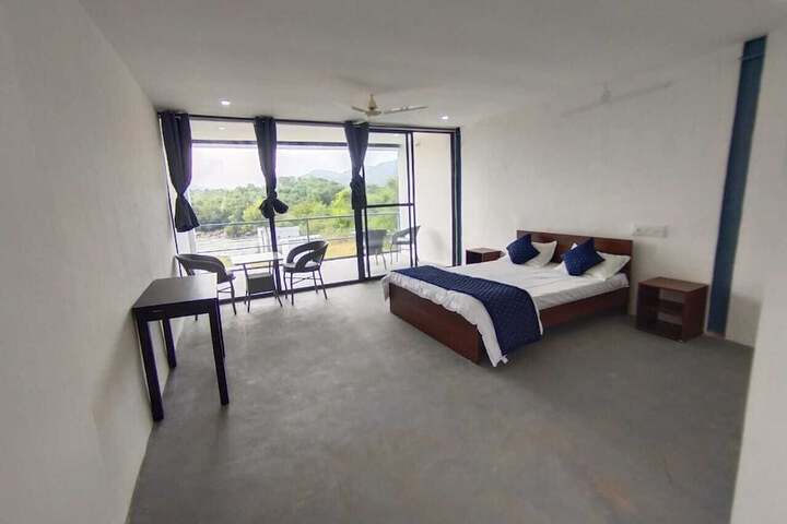 Room 6 of 17
