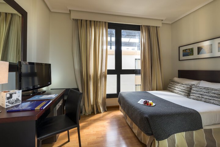 Room 26 of 53