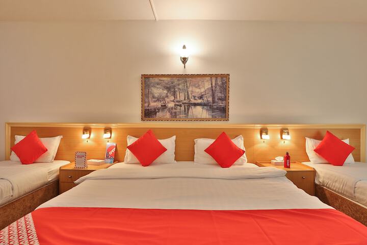 Room 12 of 27