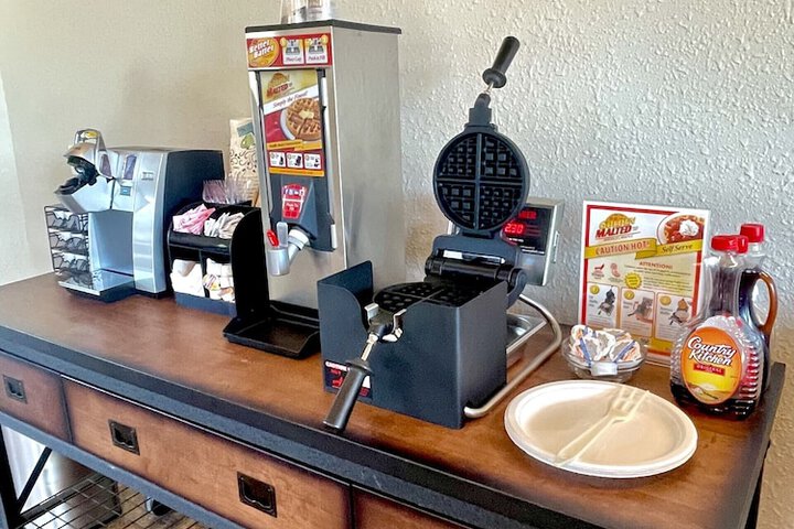 Breakfast/Coffee Service 19 of 23