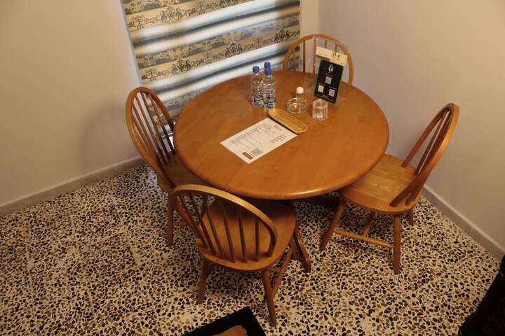 Room 9 of 14