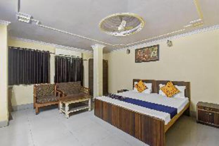 Room 2 of 3