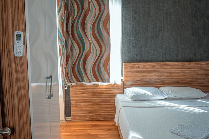 Room 6 of 23