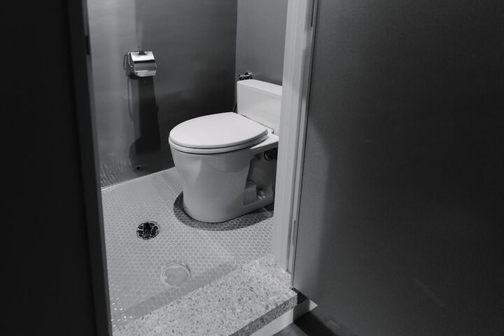 Room 14 of 100