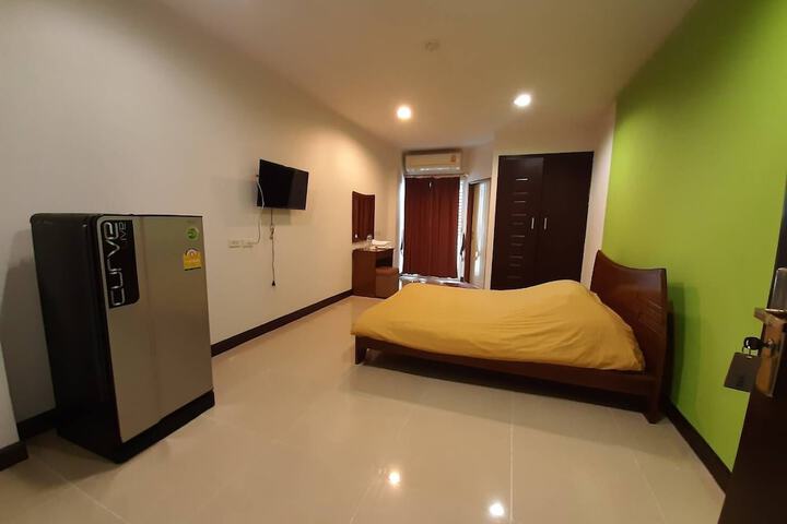 Room 8 of 17