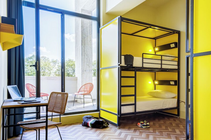 Room 9 of 39