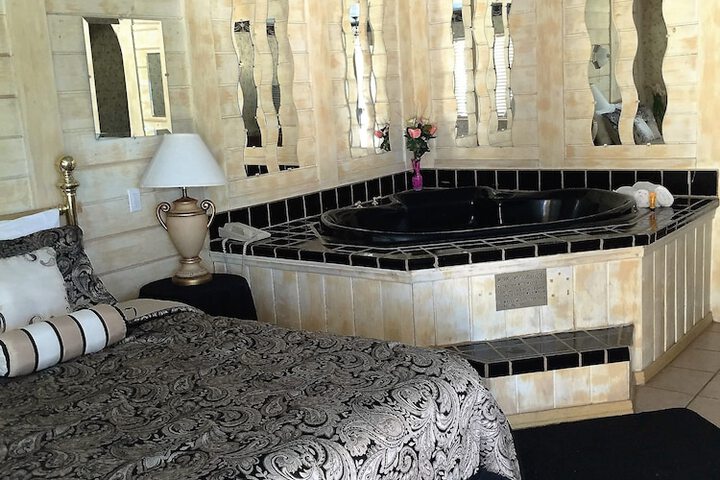1 King Bed (80 of 80)