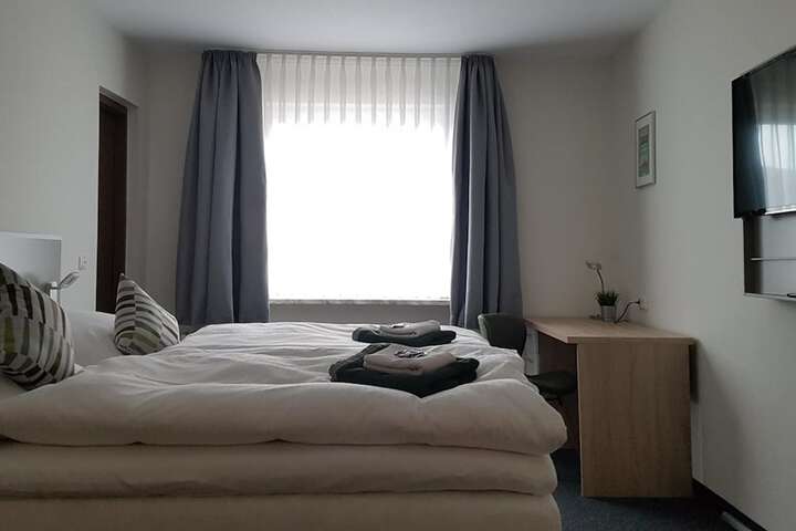 Room 3 of 46