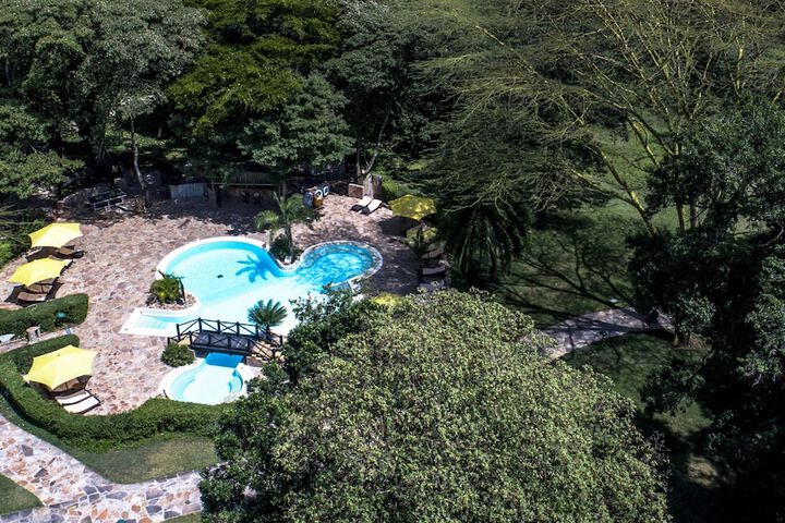Hotel with Pool