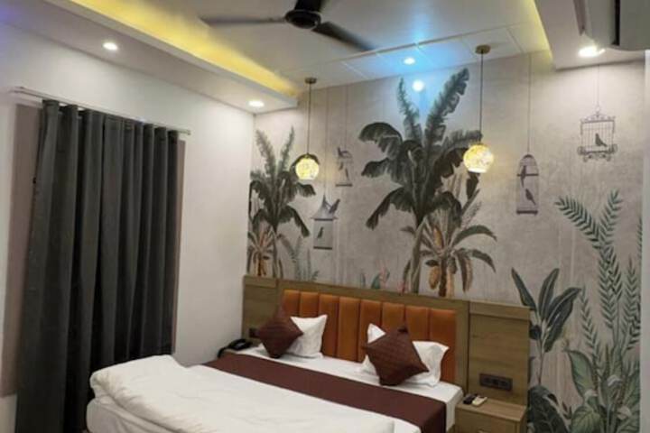 Room 9 of 29