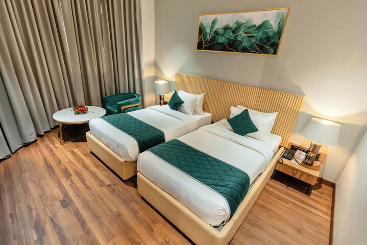 Room 4 of 39