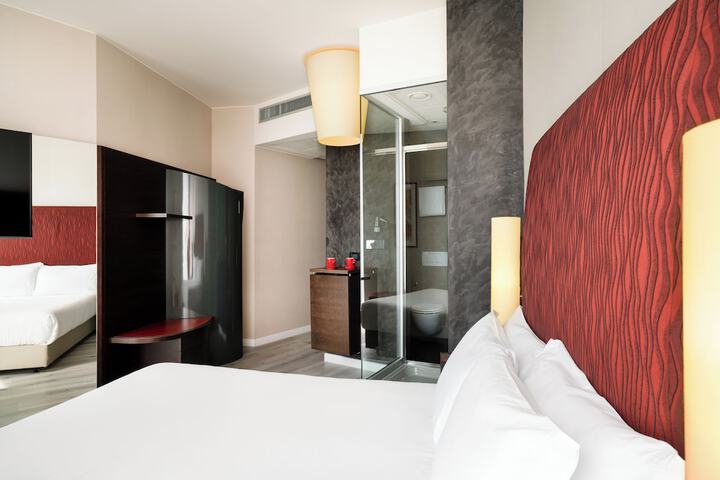 Room 9 of 31