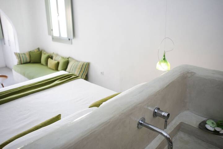 Room 15 of 261