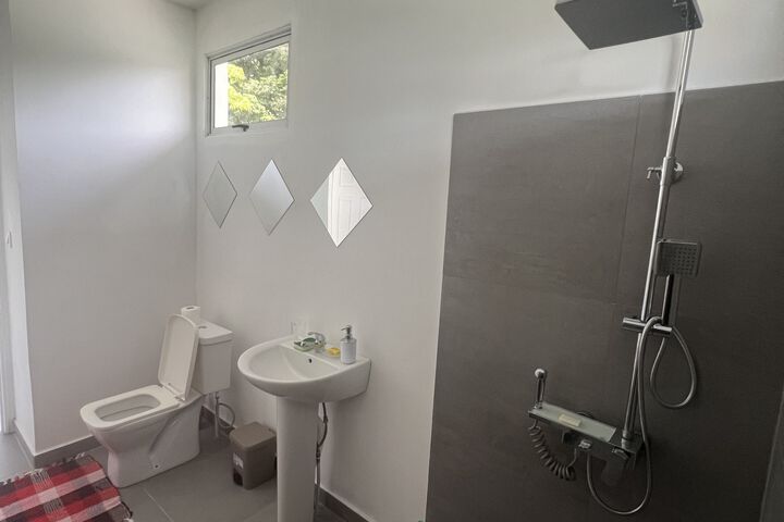 Room 4 of 17
