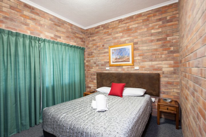 Room 35 of 72
