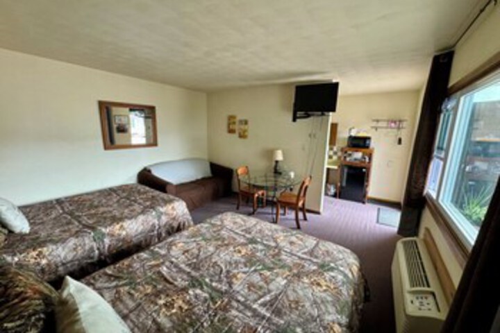 Room 34 of 102
